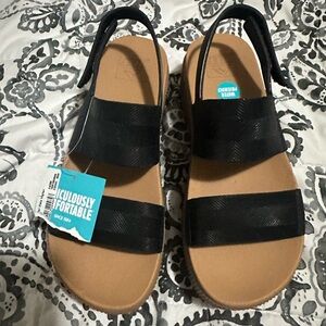 Black Two-Strap Comfort Sandals - 'Ridiculously Comfortable' Tag